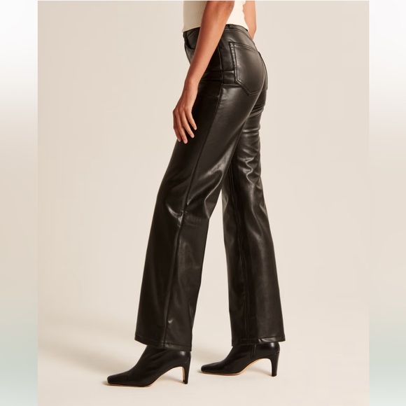 Abercrombie Vegan Leather 90s Relaxed Pant - Picture 2 of 6